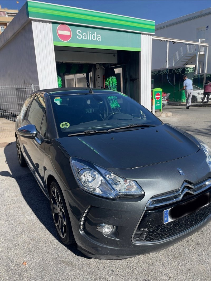 Citroën DS3 Cabrio 1.6 e-HDi Style - foto 1