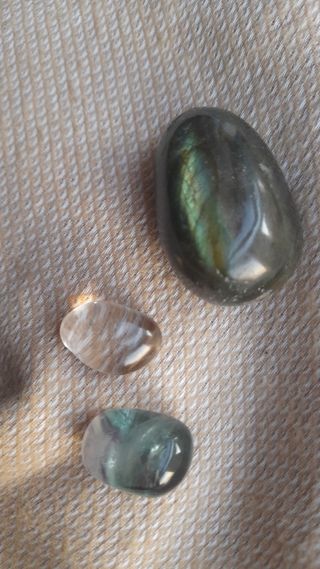 Labradorita, fluorita. Piedras.