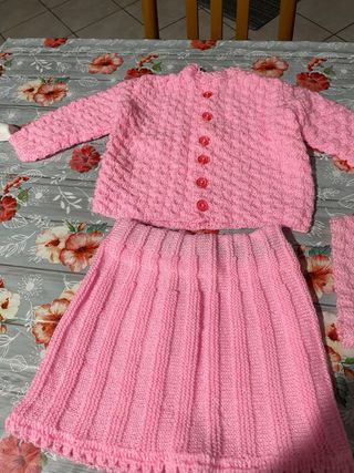 Cardigan e gonne fatti a mano