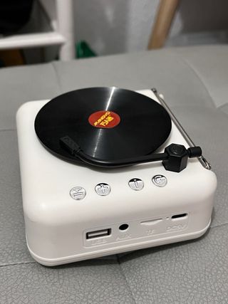 Altavoz Bluetooth con diseño retro de tocadiscos