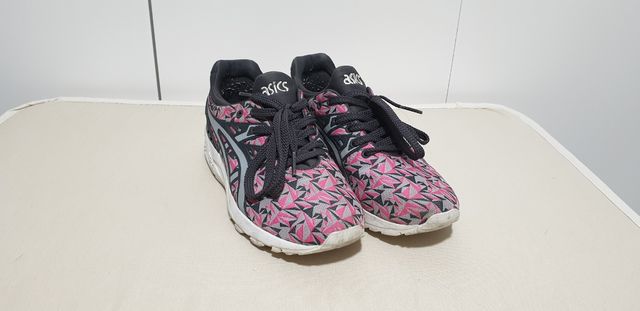 Sneakers Asics taglia 36 nuove