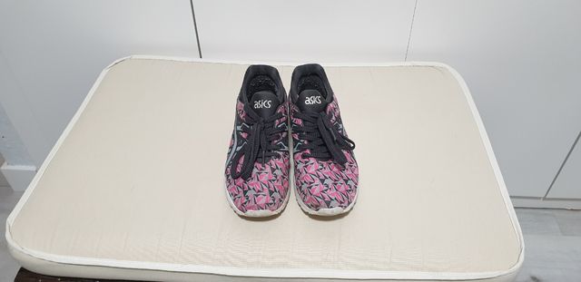 Sneakers Asics taglia 36 nuove