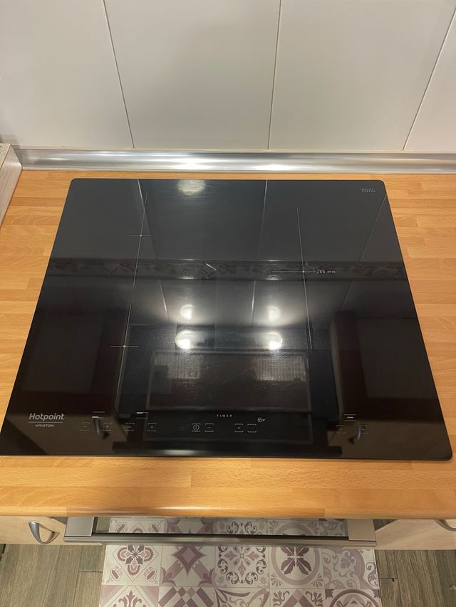 Placa de Inducción HOTPOINT KID 630 L C