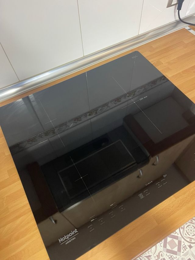 Placa de Inducción HOTPOINT KID 630 L C