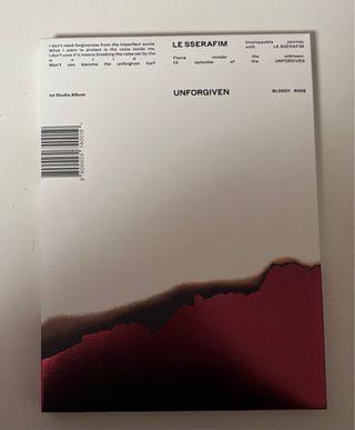 Le Sserafim “Unforgiven” vers. Bloody Rose con pc