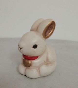 Figura scultura coniglio in porcellana Thun