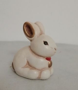 Figura scultura coniglio in porcellana Thun