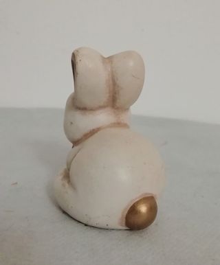 Figura scultura coniglio in porcellana Thun