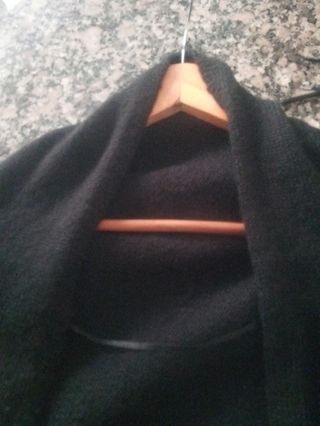 Chaleco con flecos mujer en negro