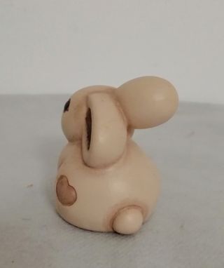 Scultura figura coniglio Thun in porcellana