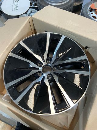 1 Llanta original volvo 19” xc40