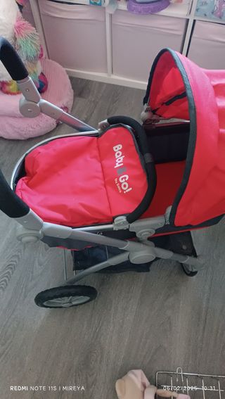 Cochecito de juguete