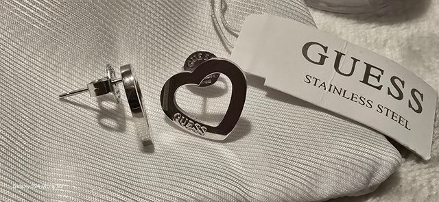 Pendientes Guess corazón