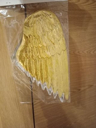 Alas de ángel doradas