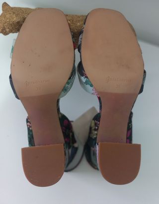 ZAPATOS TACÓN STRADIVARIUS