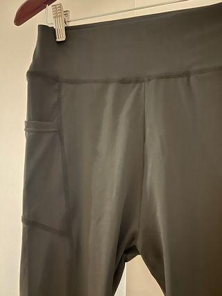 Pantalón tipo leggings con bolsillos talla S/M