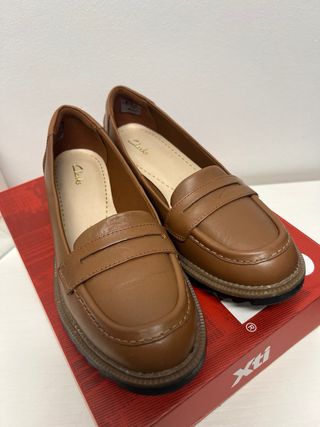 Zapatos mocasines marrones 38 Clarks. Sin uso