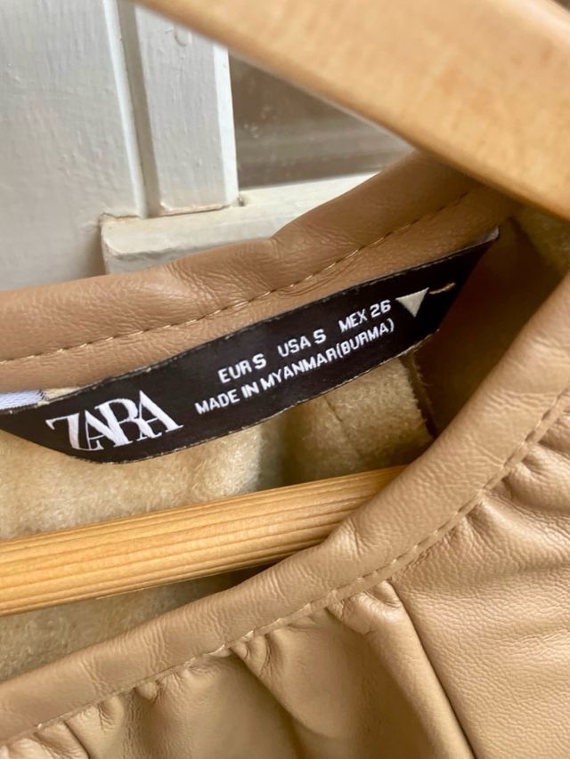 Blusa efecto piel Zara