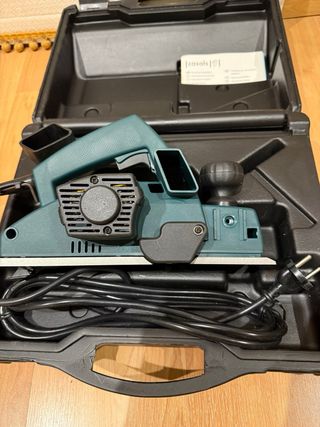 CEPILLO  ELÉCTRICO DE CARPINTERÍA