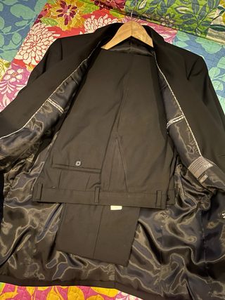 Traje negro caballero