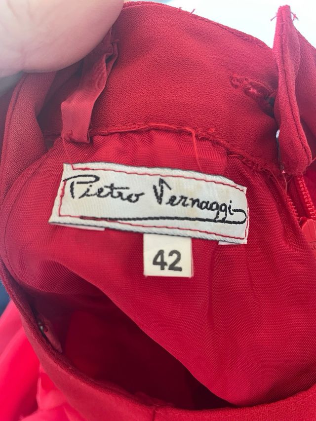 Vestido rojo vaporoso