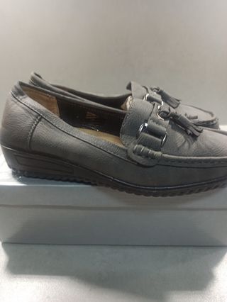 Mocasines de color gris