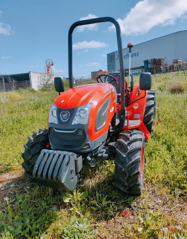 Tractor Kioti DK 6020