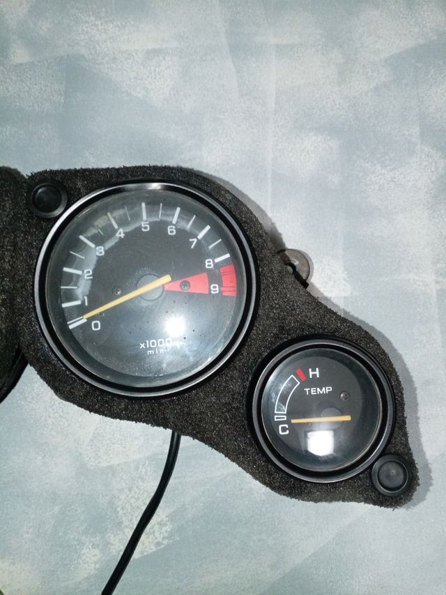 Cuenta km y faros África twuin 1990 reloj digital