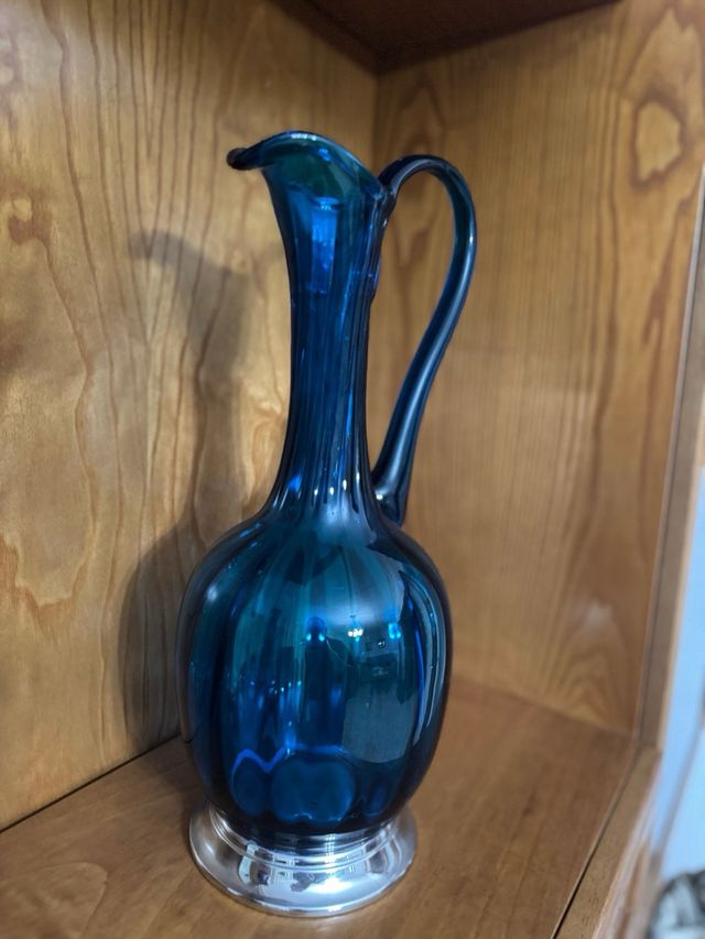 Jarra de vidrio azuL