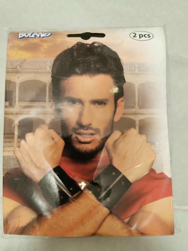 Muñequeras cuero disfraz romano