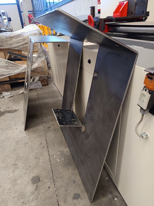 Escuadras y soportes a medida