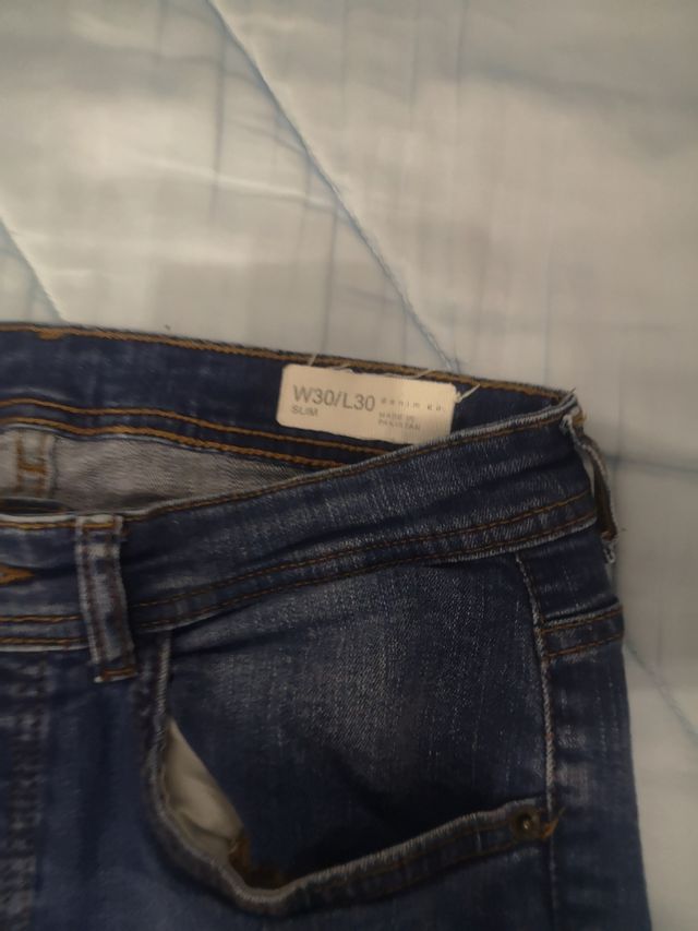 Pantalón vaquero azul slim talla 40