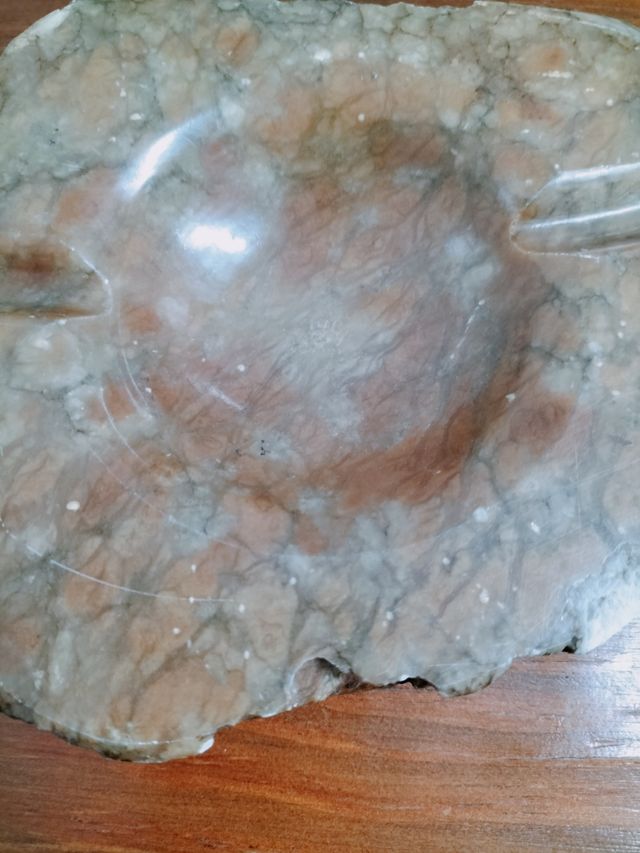 Cinzeiro em alabastro