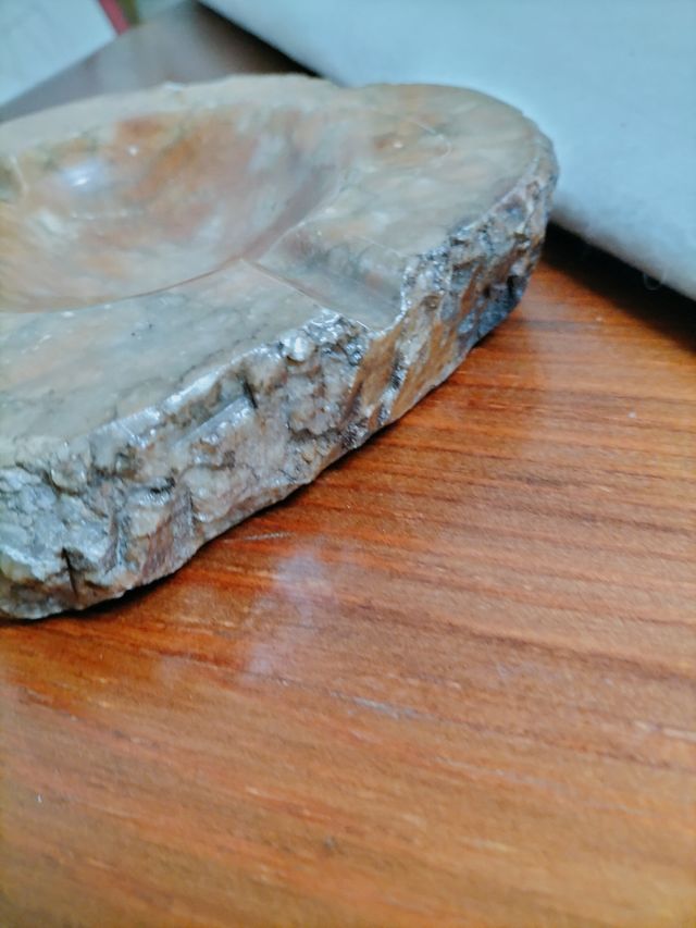 Cinzeiro em alabastro