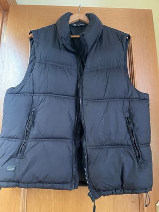Chaleco NUEVO plumas hombre negro zara