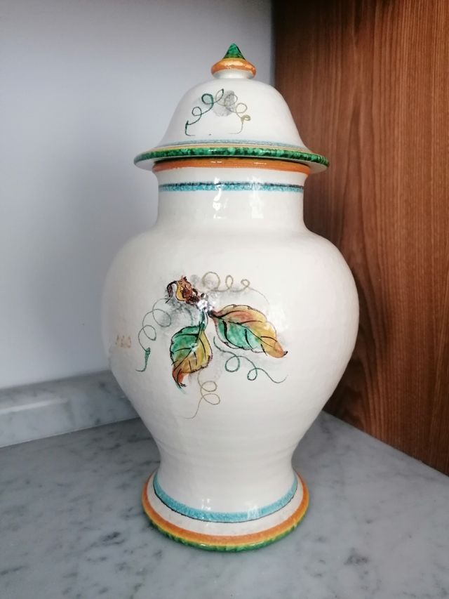 Vaso in ceramica decorata 
