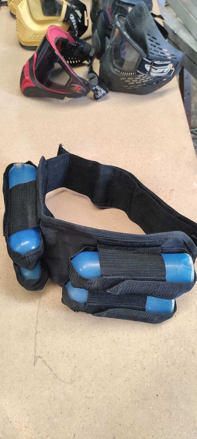 PORTAPODS Y PODS DE 75 BOLAS PAINTBALL