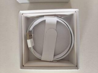 iPhone 11 Airpods 2 Gen.