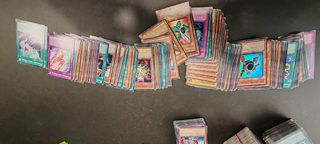 Lotto di circa 370 carte Yu - Gi - Oh