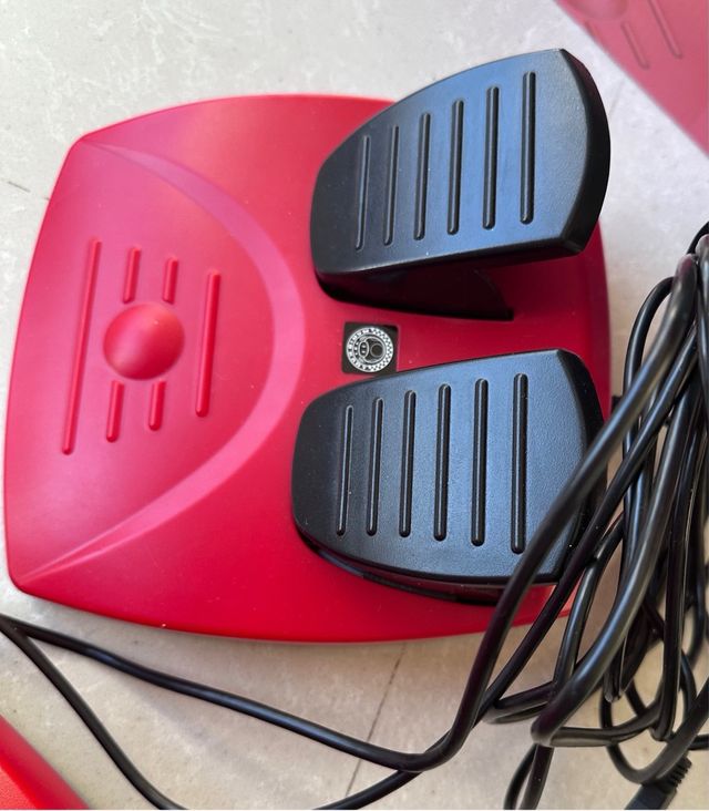 Volante y pedales mario kart. nintendo switch.