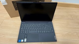Lenovo ideapad 5 intel I5 8GB Ram 500GB SSD