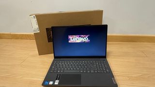 Lenovo ideapad 5 intel I5 8GB Ram 500GB SSD
