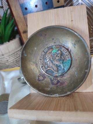 Antiguo "cenicero" bronce moneda de plata