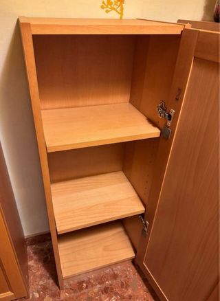 Estanteria Billy de Ikea con puerta