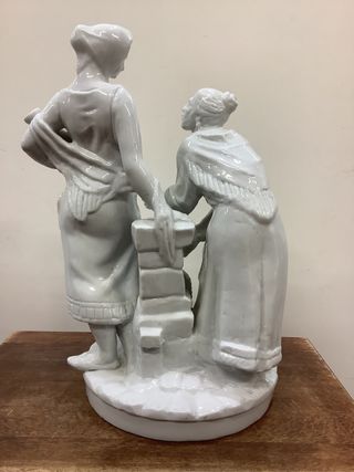 FIGURA PORCELANA ESCENA COSTUMBRISTA