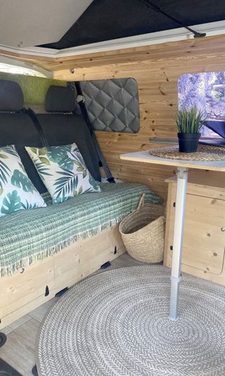 Volkswagen Kombi 2013 Camper