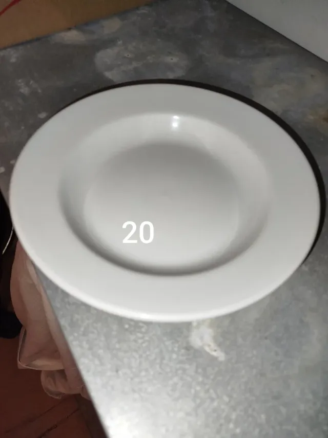 20 Platos hondos ceramica
60 hondos arcopal
