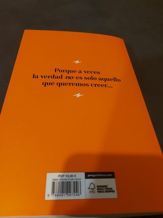 Cómo (no) escribí nuestra historia / How I Did (Not) Write Our Story (Spanish Edition)