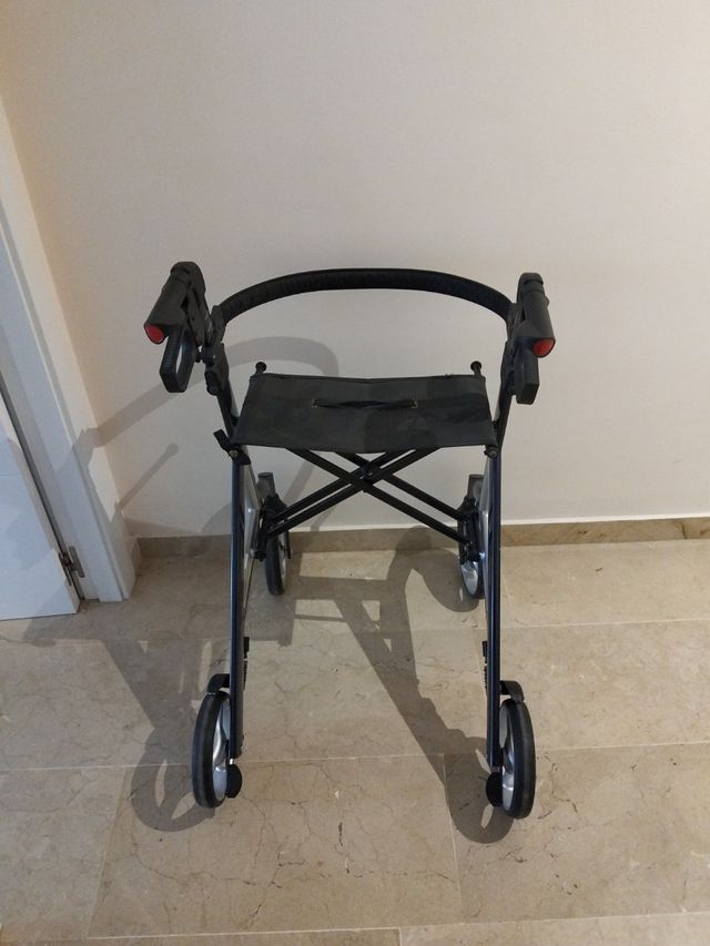 Andador ancianos muy ligero