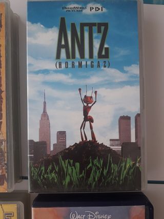 Evasión granja- Anastasia- Antz- Lilo-Stuar L. VHS
